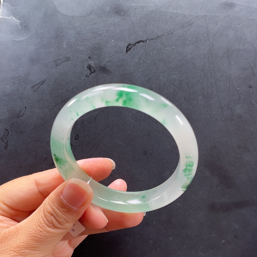 石英质玉未镶嵌手镯