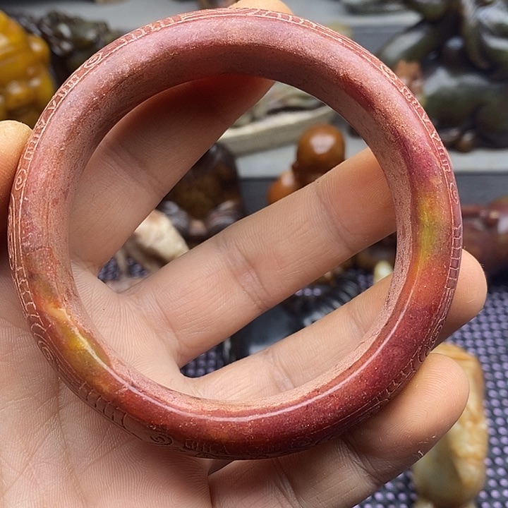 未镶嵌蛇纹石玉颈饰