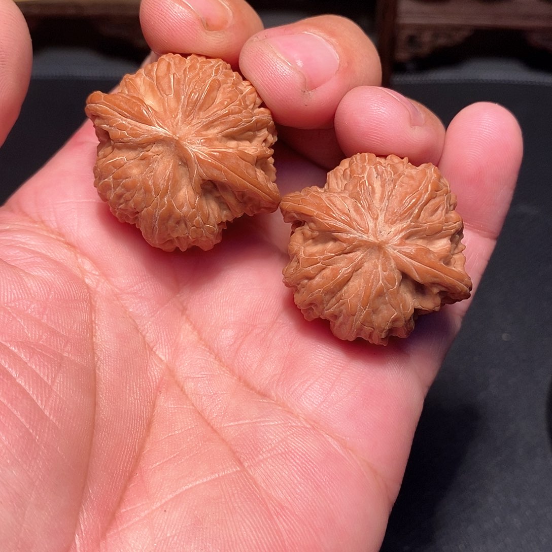 吊坠文玩核桃冲38尺，全品磨盘