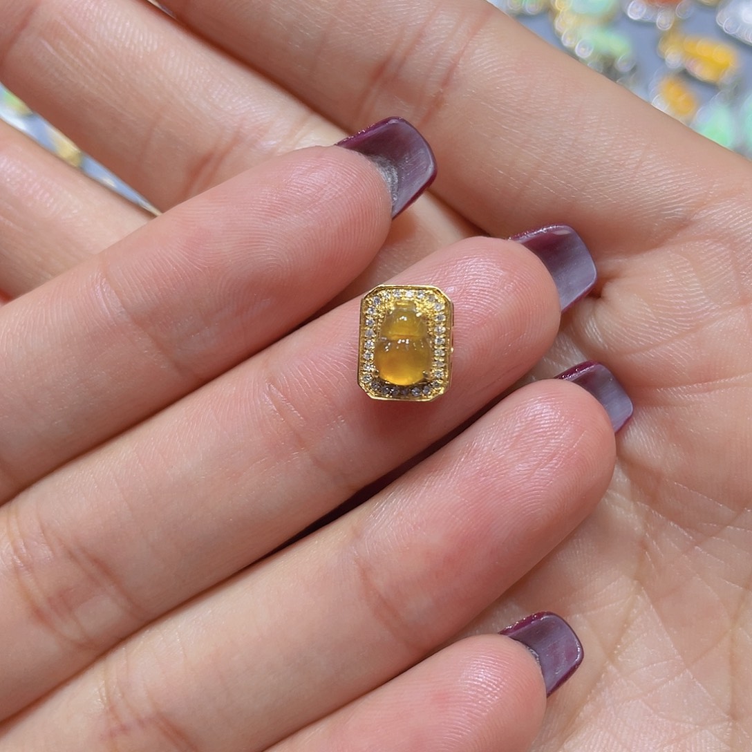 翡翠吊坠(不含链)18K金镶嵌