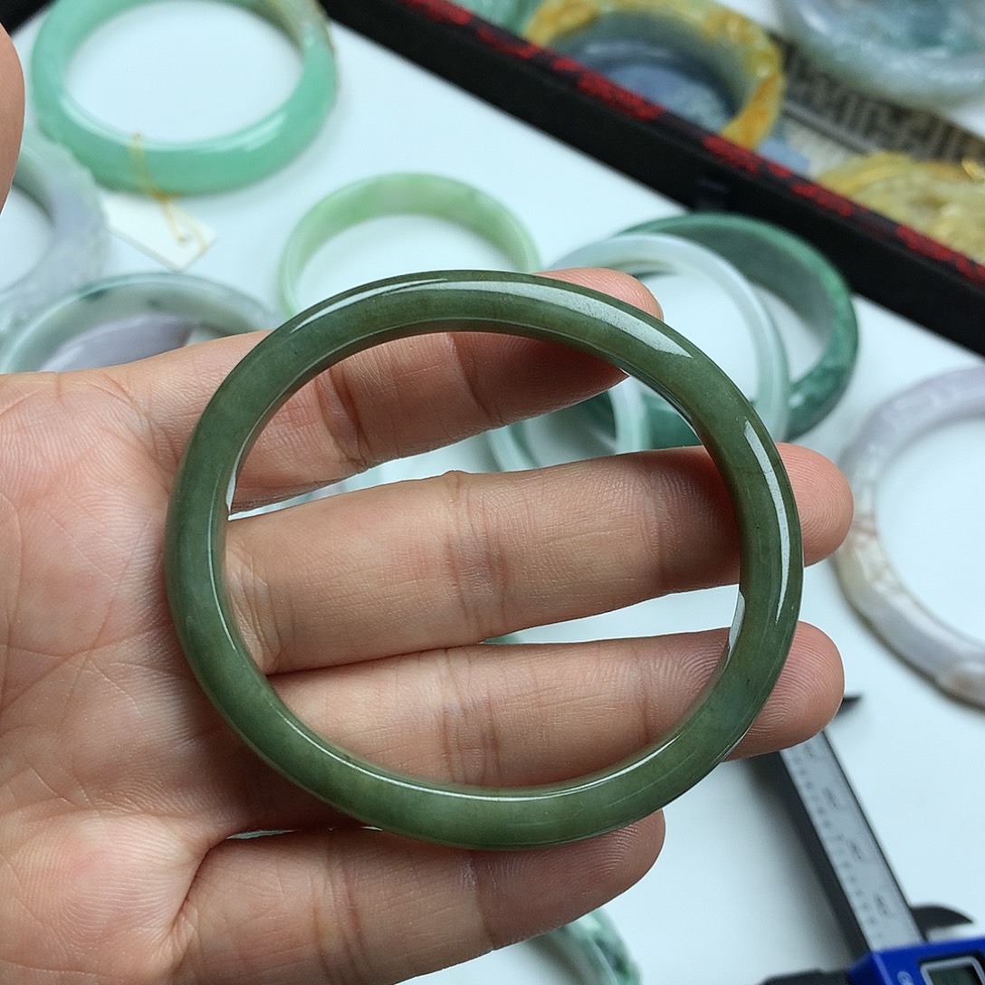 翡翠未镶嵌手镯天然翡翠54贵妃