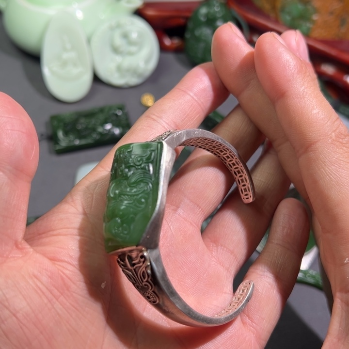 和田玉颈饰银S925镶嵌彼**帝