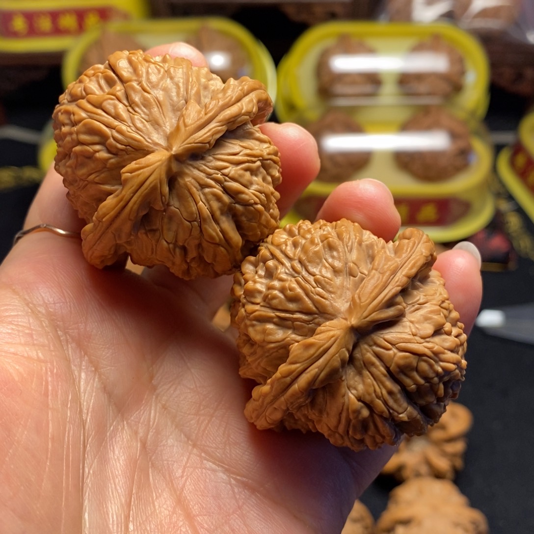 桃核把件球白狮子头43