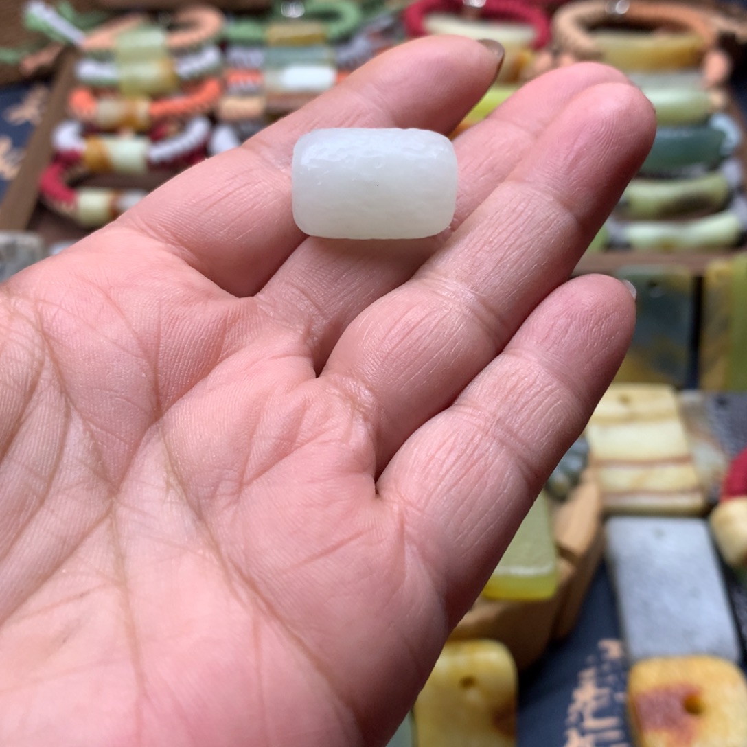 有***份蛇纹石玉合金手绳