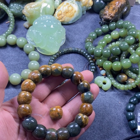 未镶嵌手链岫岩河磨玉（透闪石质玉）武****练