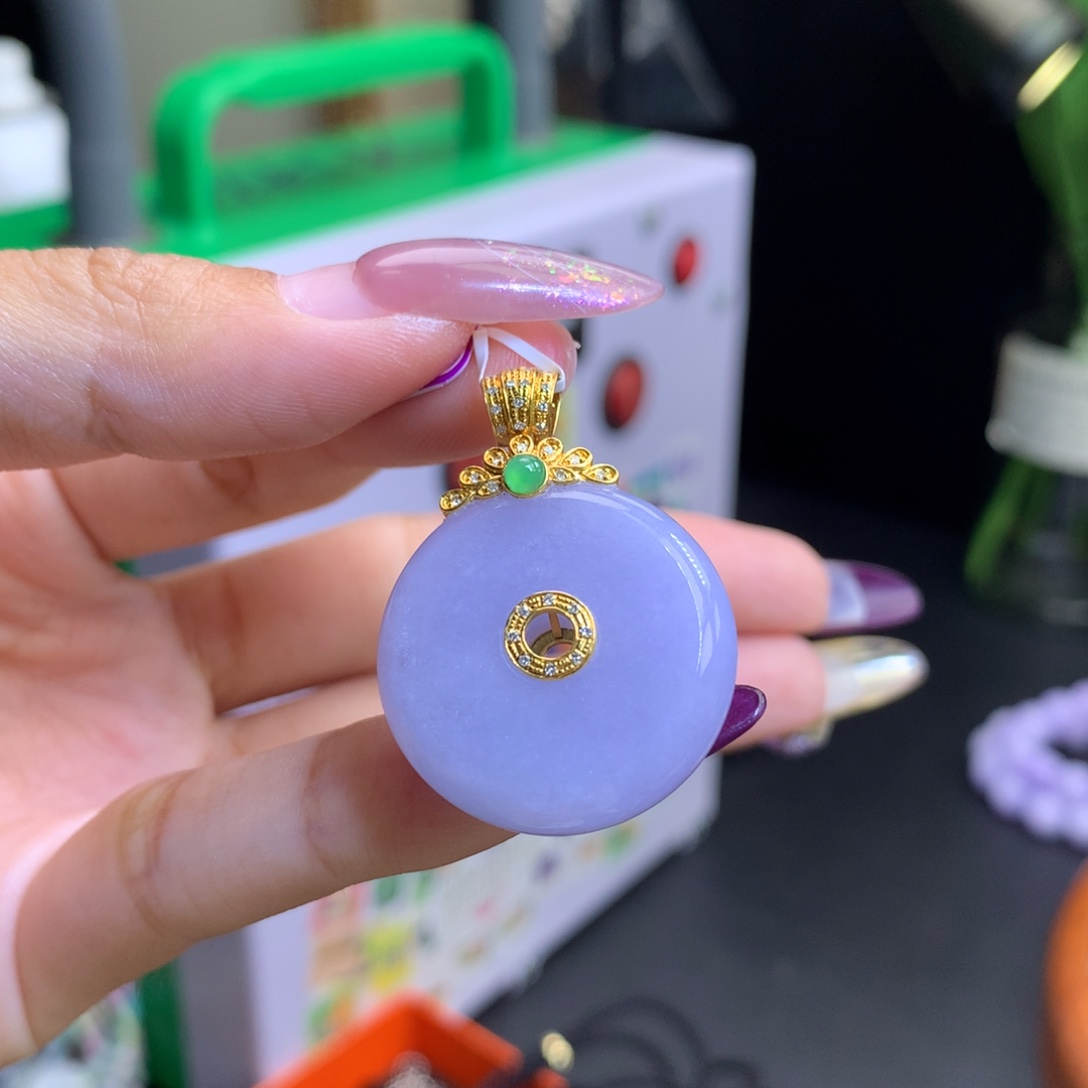 翡翠18K金镶嵌颈饰