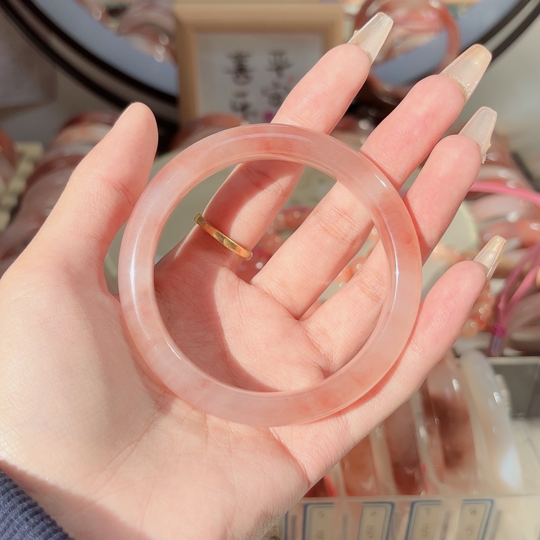 石英质玉手镯未镶嵌牽****華