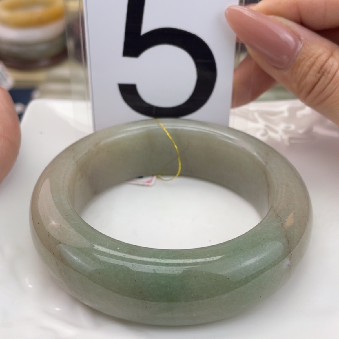 【闪购商品】石英质玉手镯未镶嵌