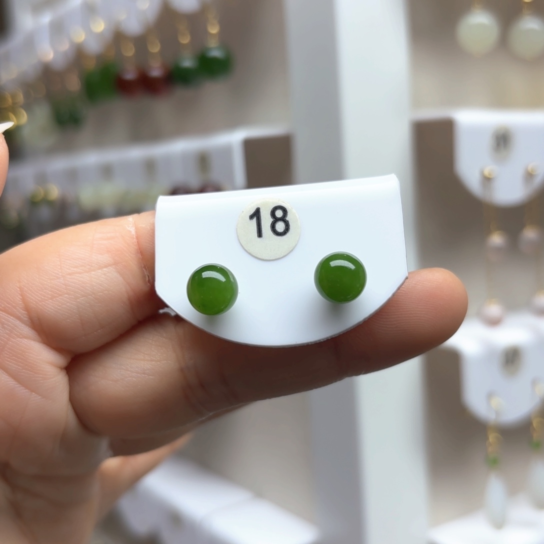 和田玉18K金镶嵌耳饰