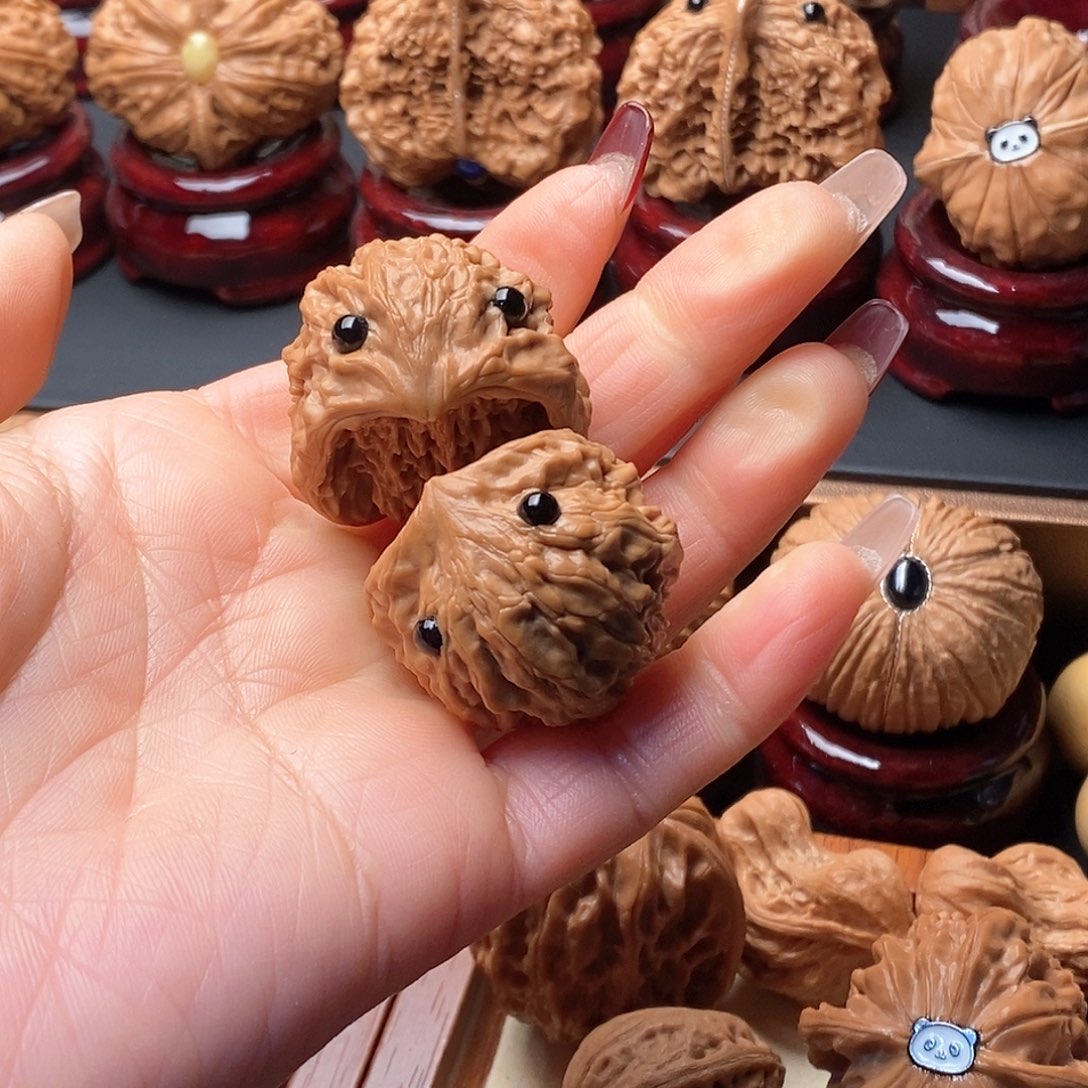 文玩核桃吊坠3*3扣碗蛇头