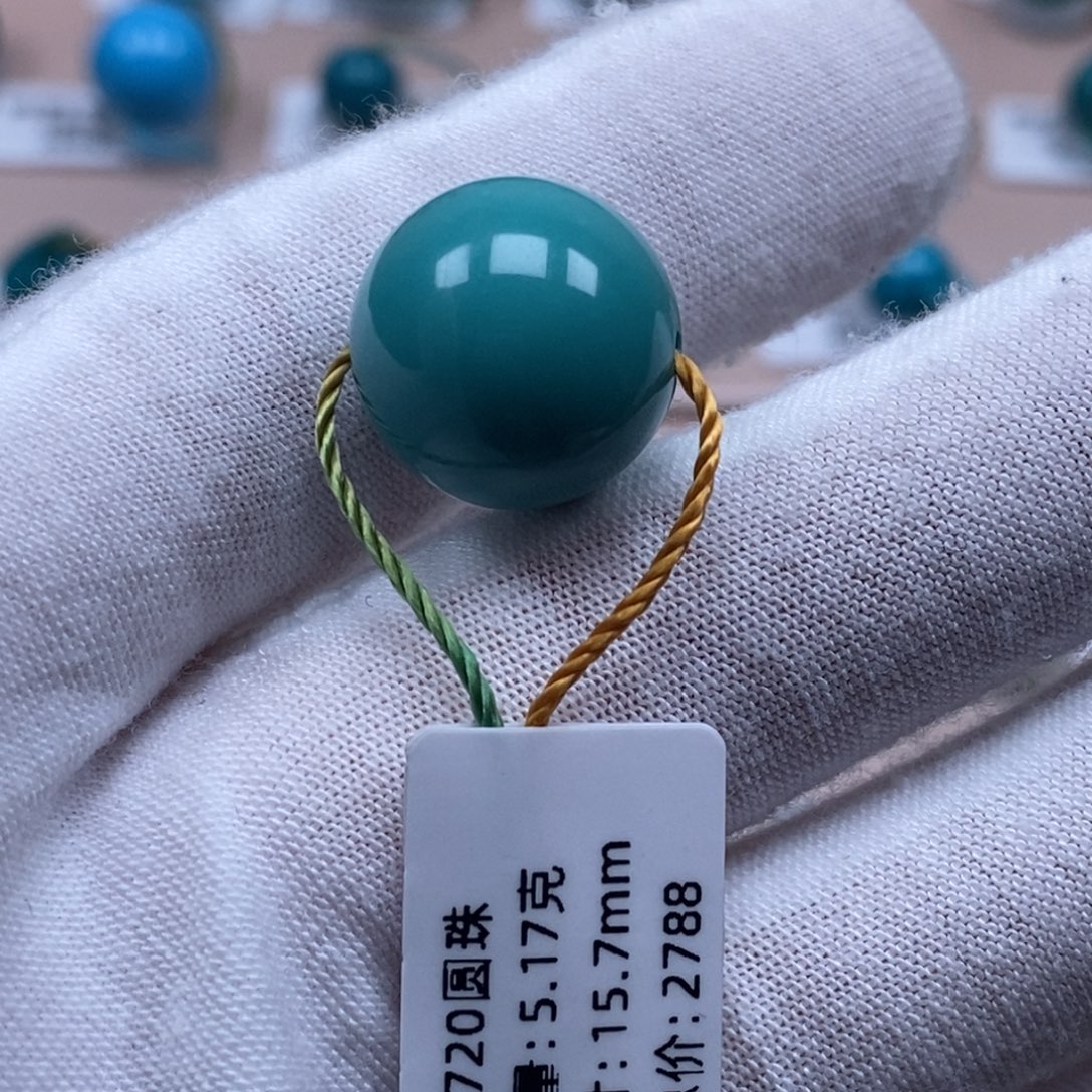 ****绿松石未镶嵌珠宝奇石