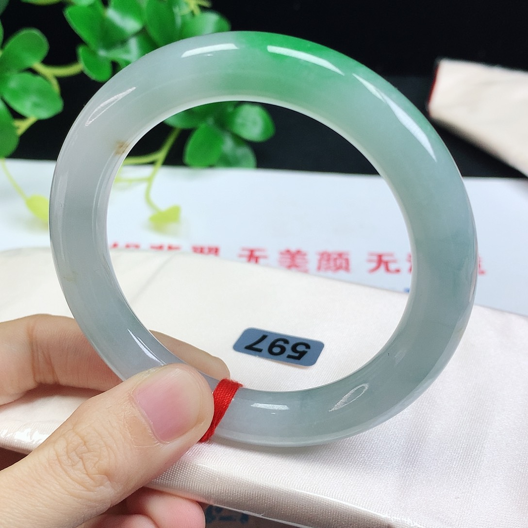 未镶嵌手镯翡翠9*56.4圈口冰飘阳绿圆条597