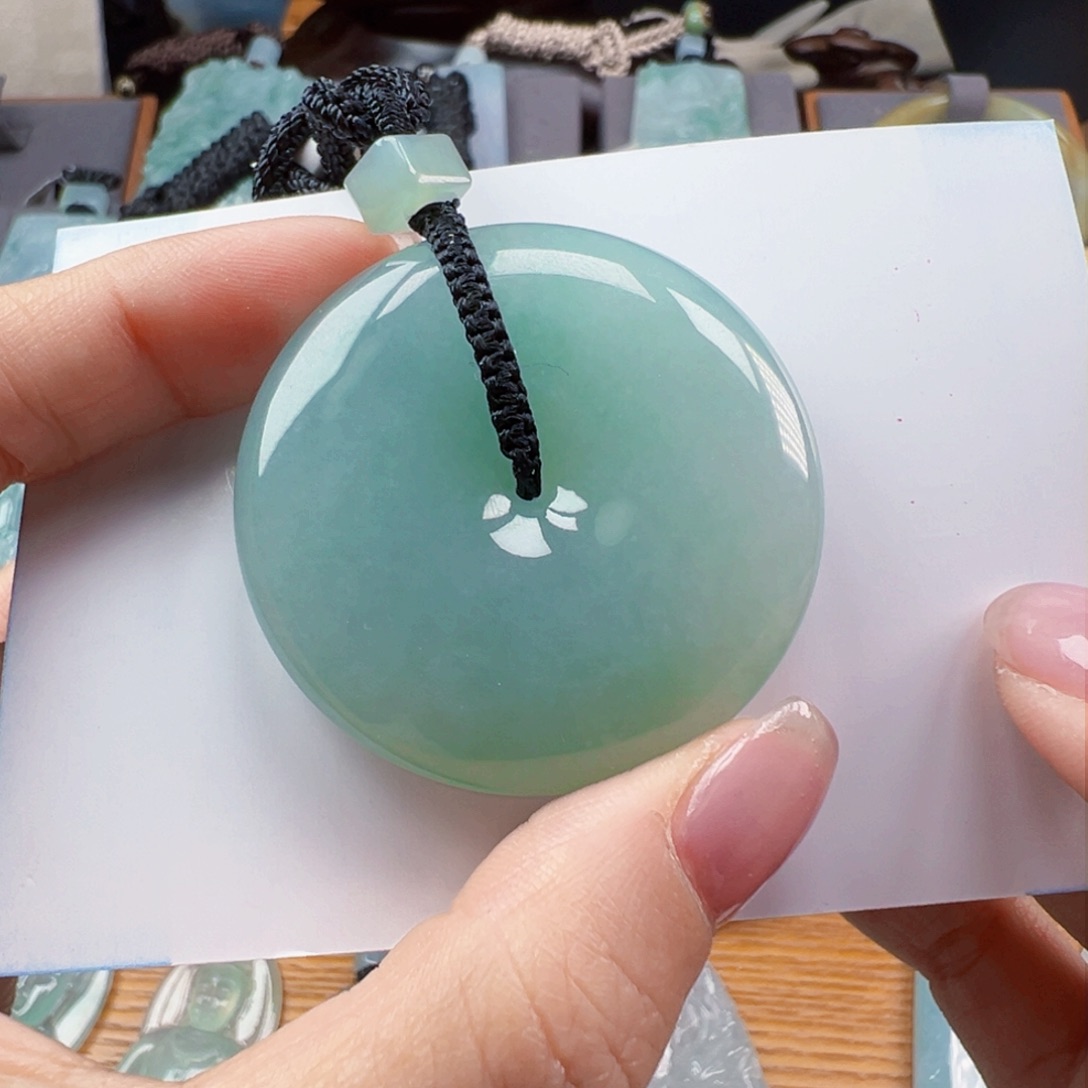 翡翠颈饰未镶嵌缅甸翡翠