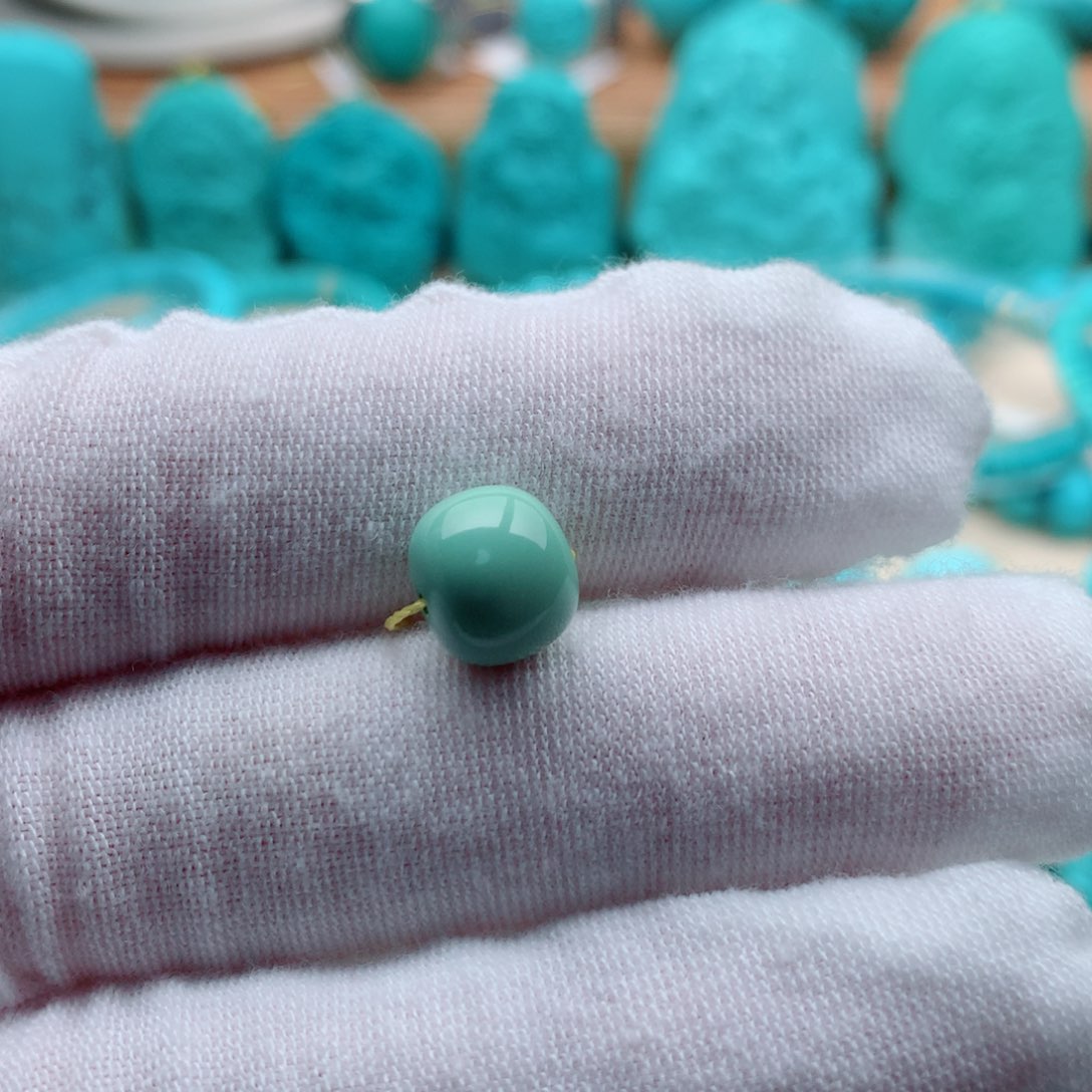 绿松石颈饰未镶嵌