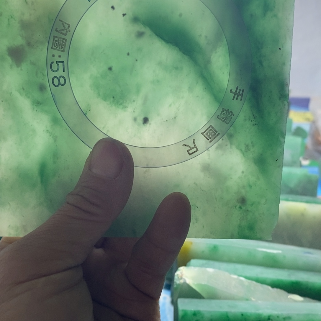 人***戏定制石英质玉（非洲翠）