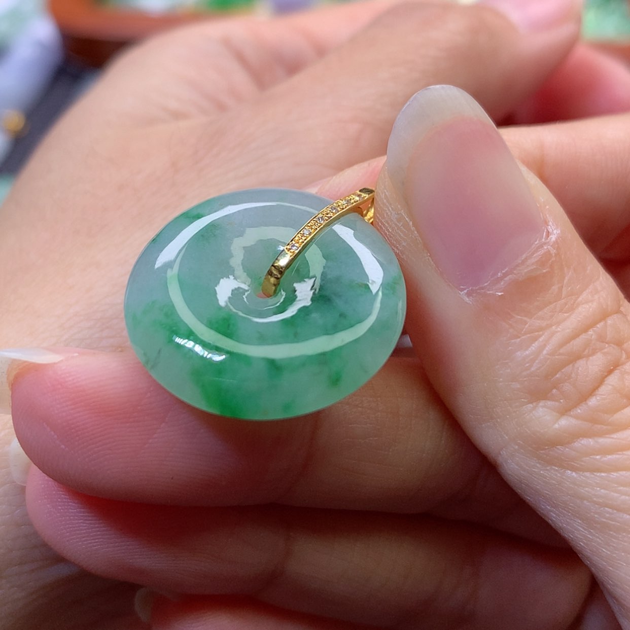 【闪购商品】吊坠(赠链)18K金镶嵌翡翠