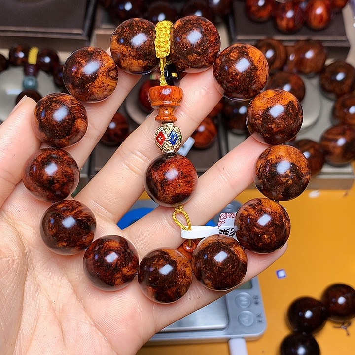 花梨木类手串/手链秦**韵老挝花梨风化料土埋料1.8