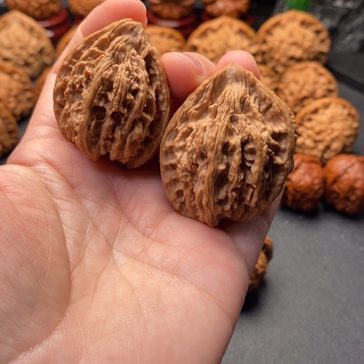 把件文玩核桃金字塔异形富甲天下