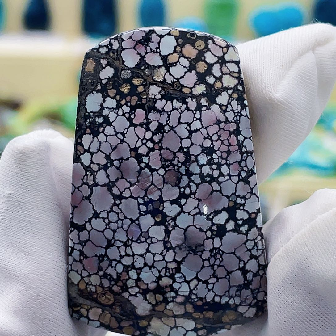 绿松石未镶嵌颈饰