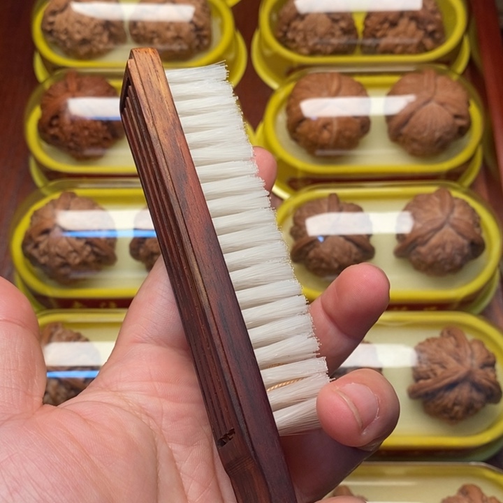 吊坠文玩核桃阿****鲤刷子一把