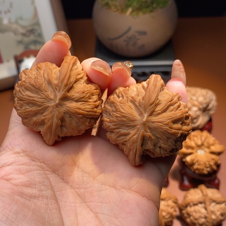 2****文玩核桃吊坠磨盘42全品