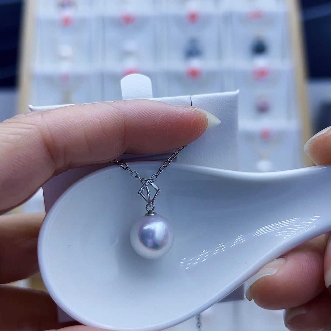 淡水珍珠18K金镶嵌吊坠(赠链)