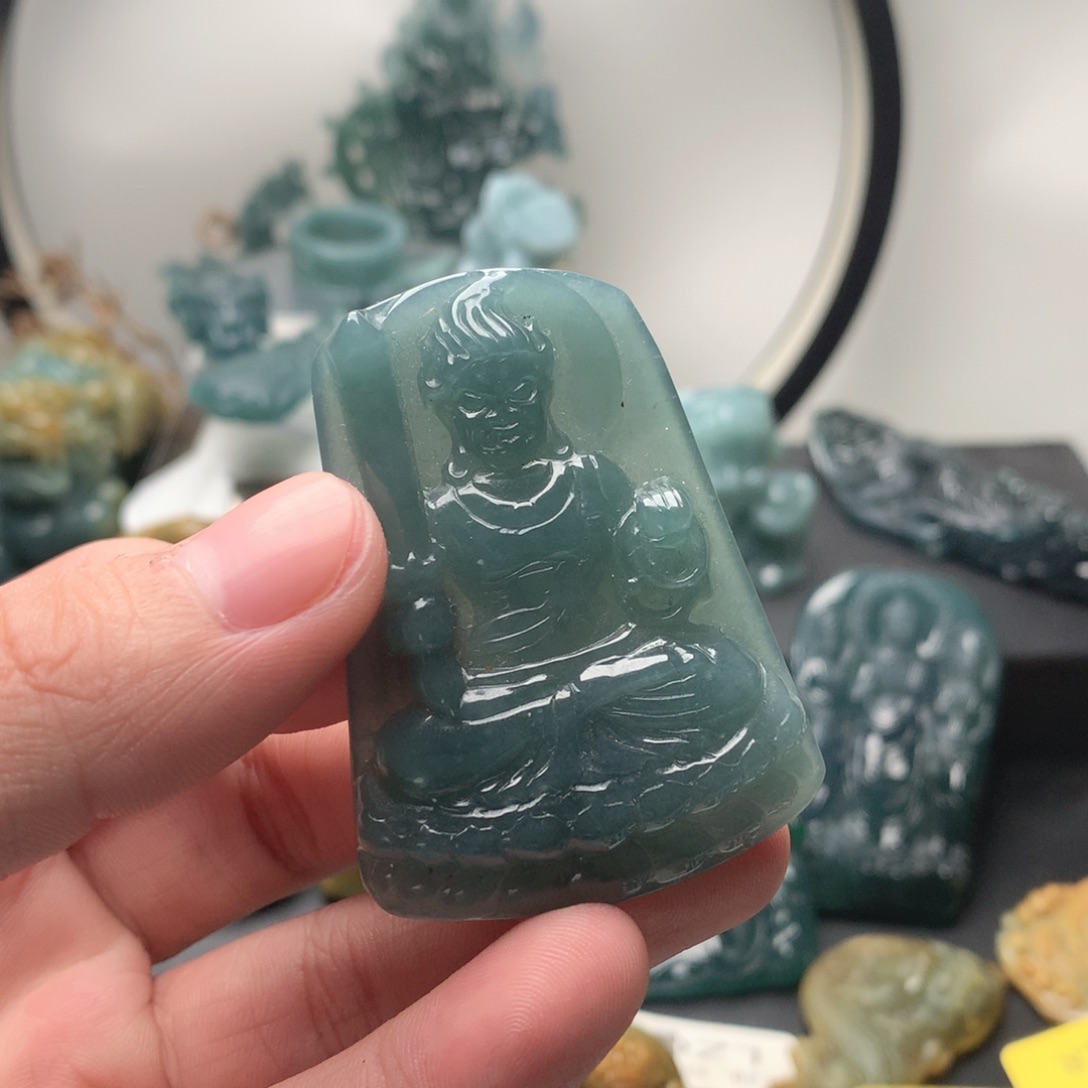 翡翠未镶嵌颈饰无