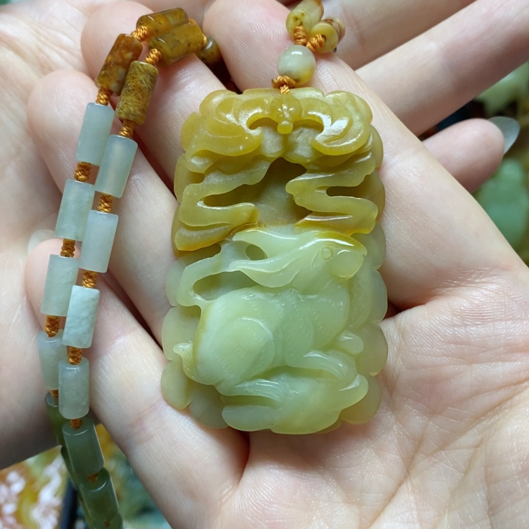 岫玉吊坠(赠链)未镶嵌