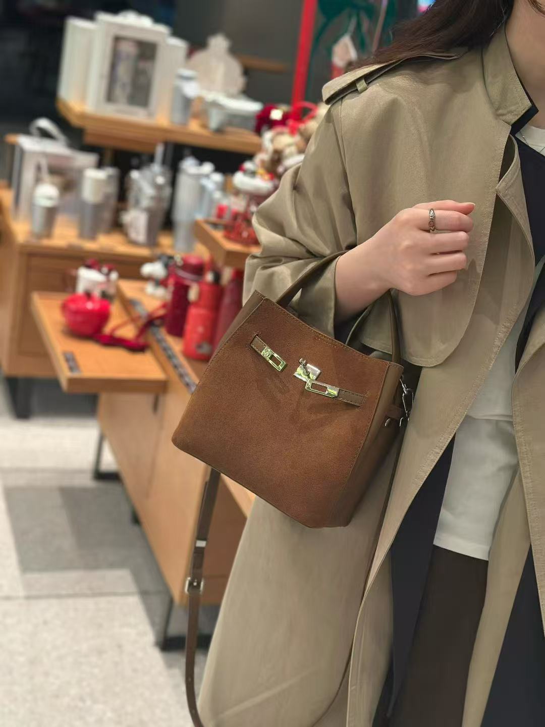 小众时尚手提包女2025款磨砂复古时尚通勤腋下单肩斜挎包