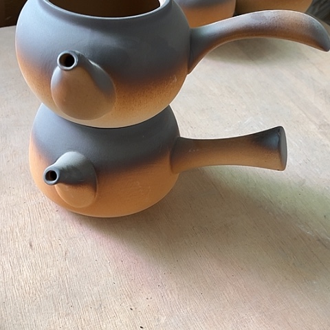 微瑕，不能明火，无盖700毫升各一个