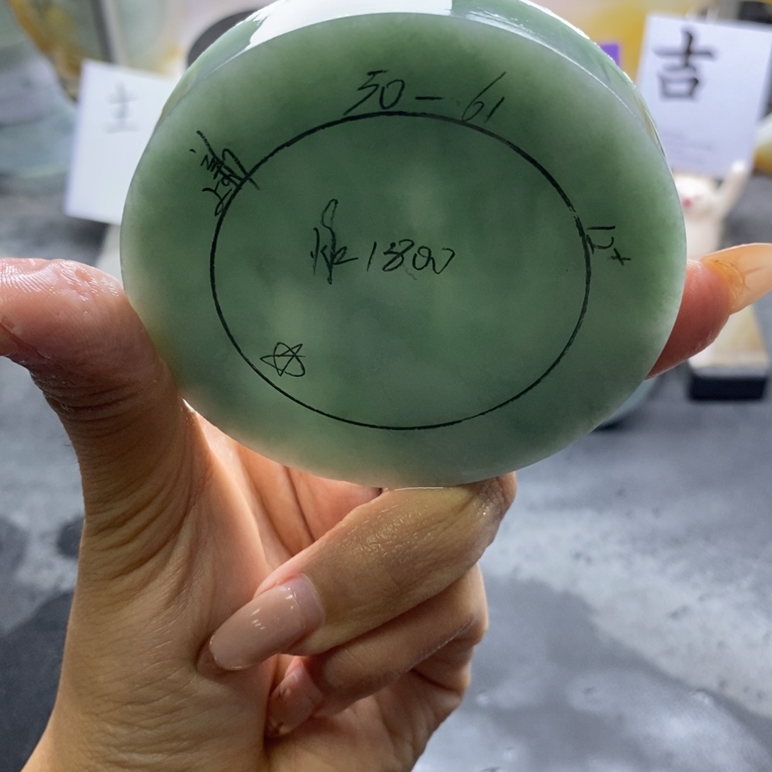 定制翡翠未镶嵌翡翠手镯