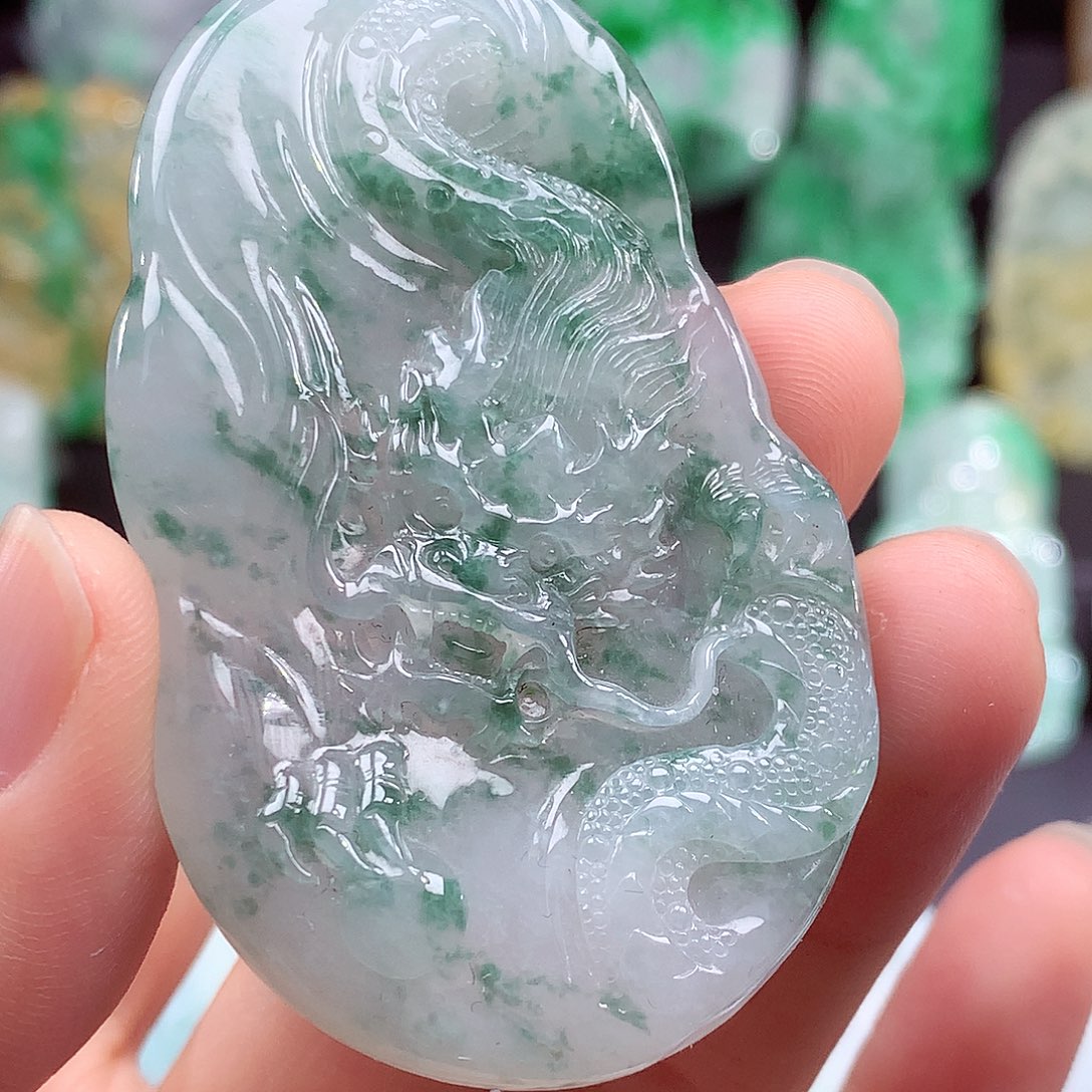 翡翠颈饰未镶嵌翡翠吊坠