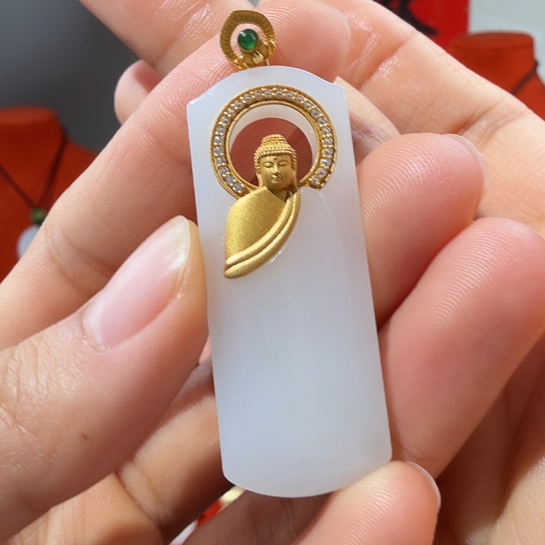 和田玉18K金镶嵌颈饰