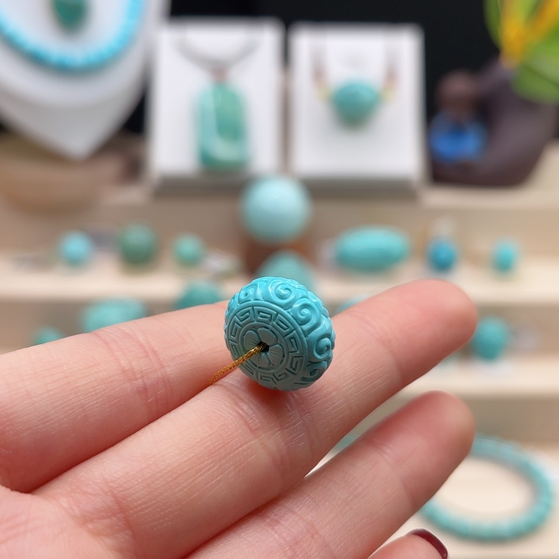 绿松石配饰未镶嵌