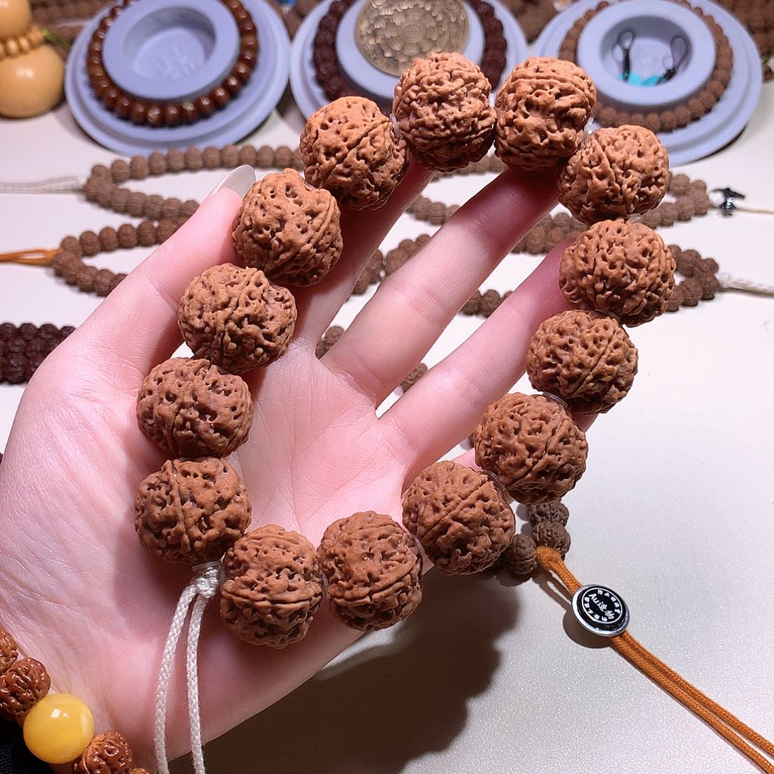 吊坠文玩核桃蜂王大金刚