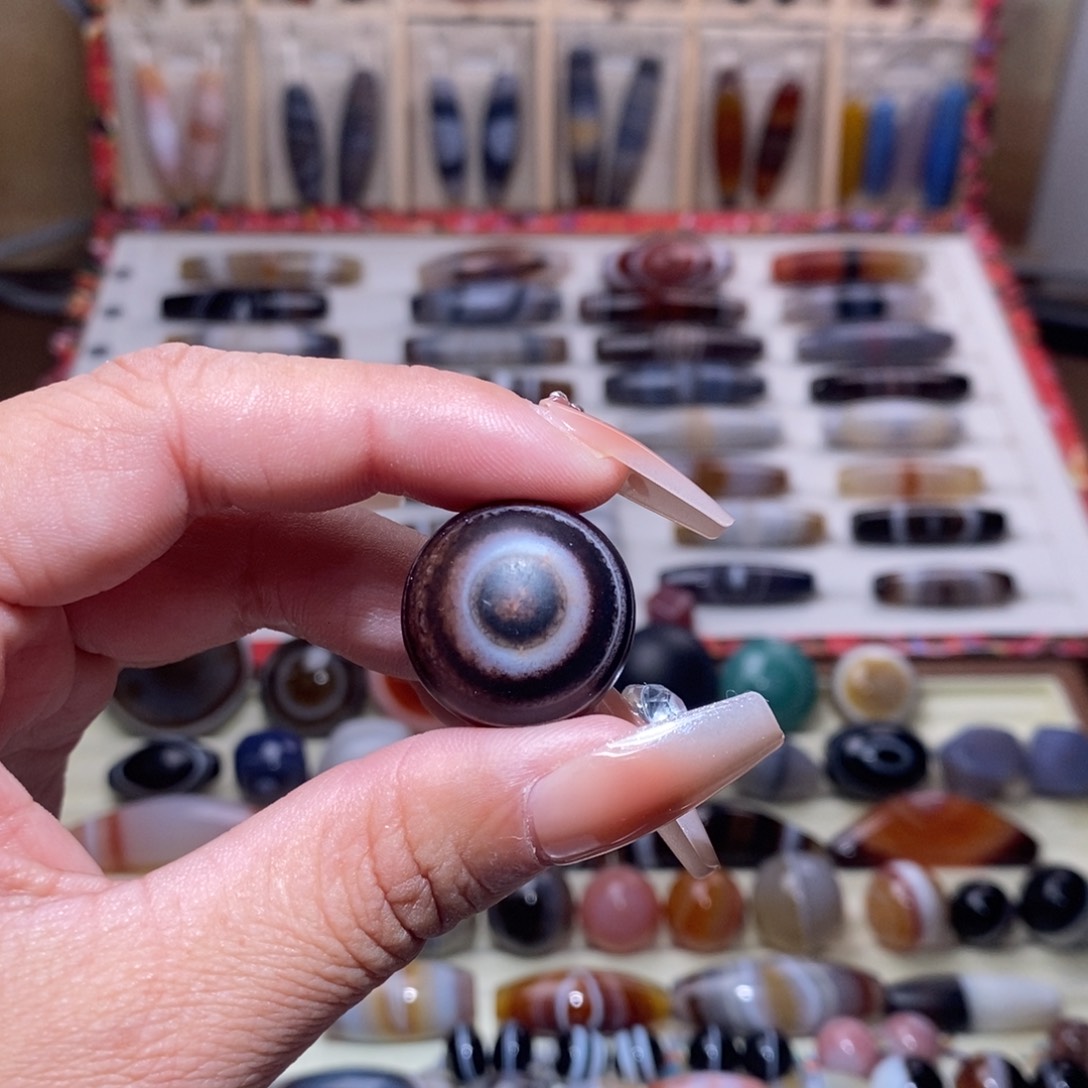 玛瑙/玉髓颈饰未镶嵌吾*贝