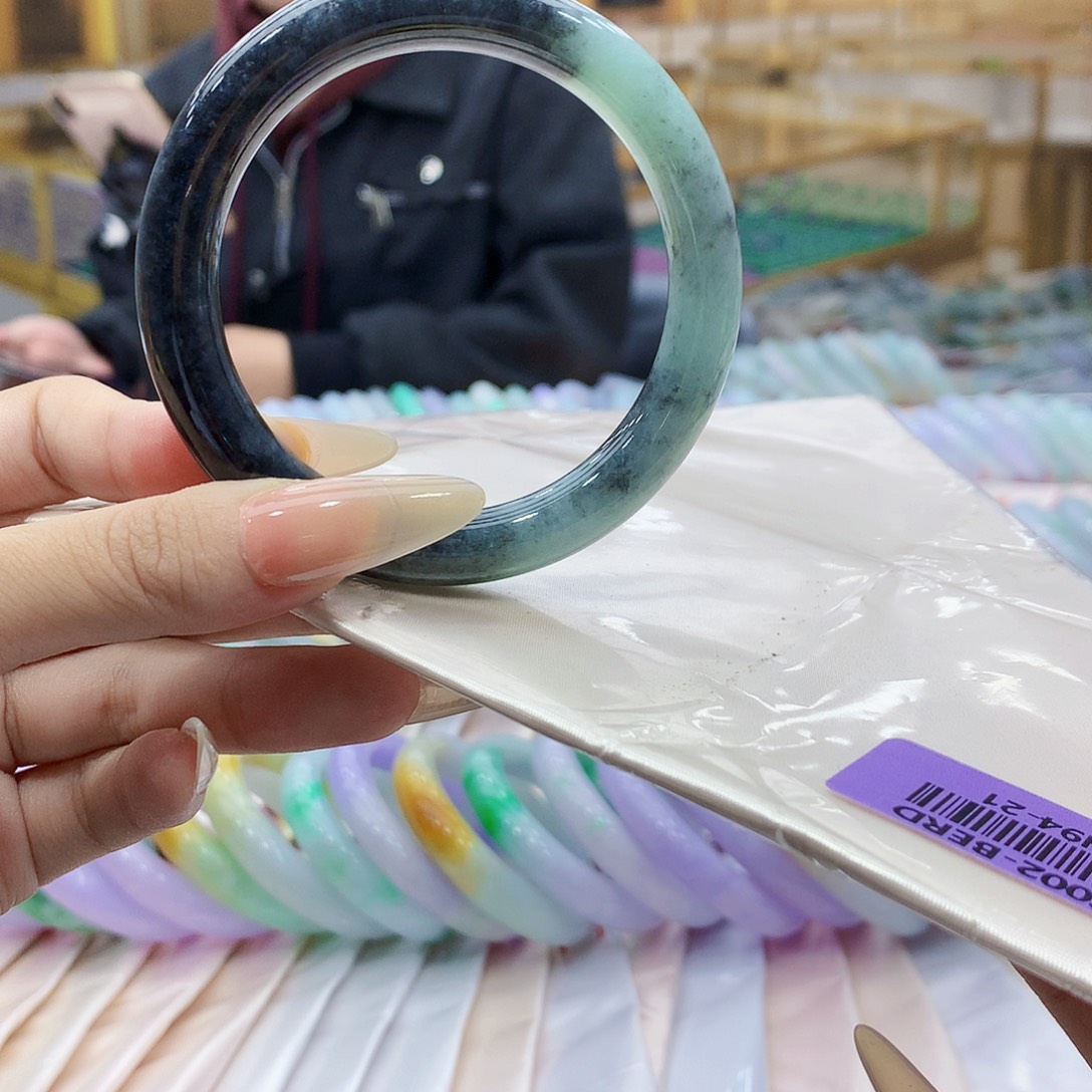 翡翠未镶嵌手镯bbb