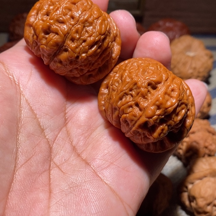 李***涵文玩核桃把件核桃