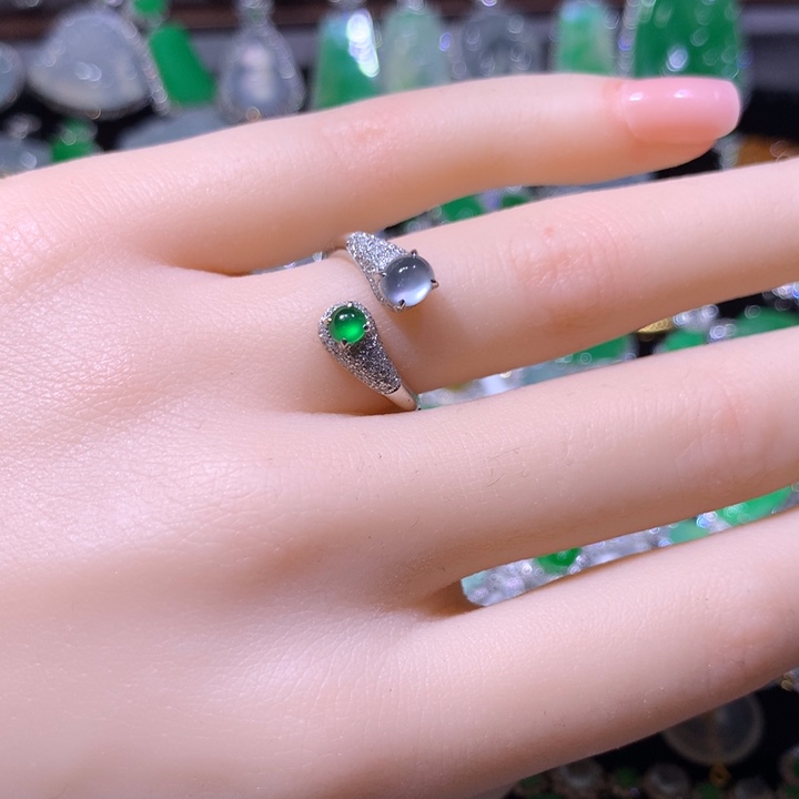 翡翠戒指18K金镶嵌