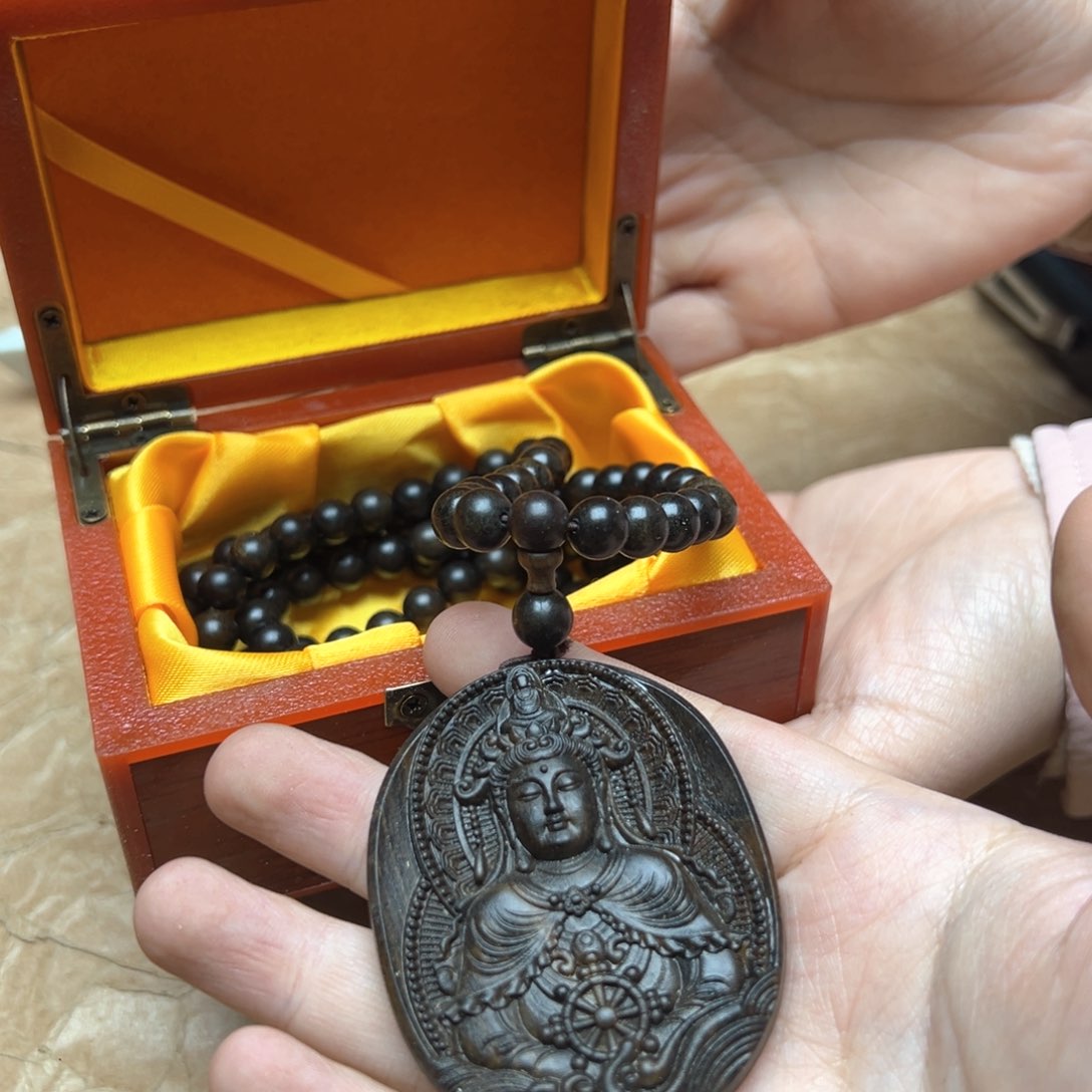 大叶紫檀（黑酸枝木类）