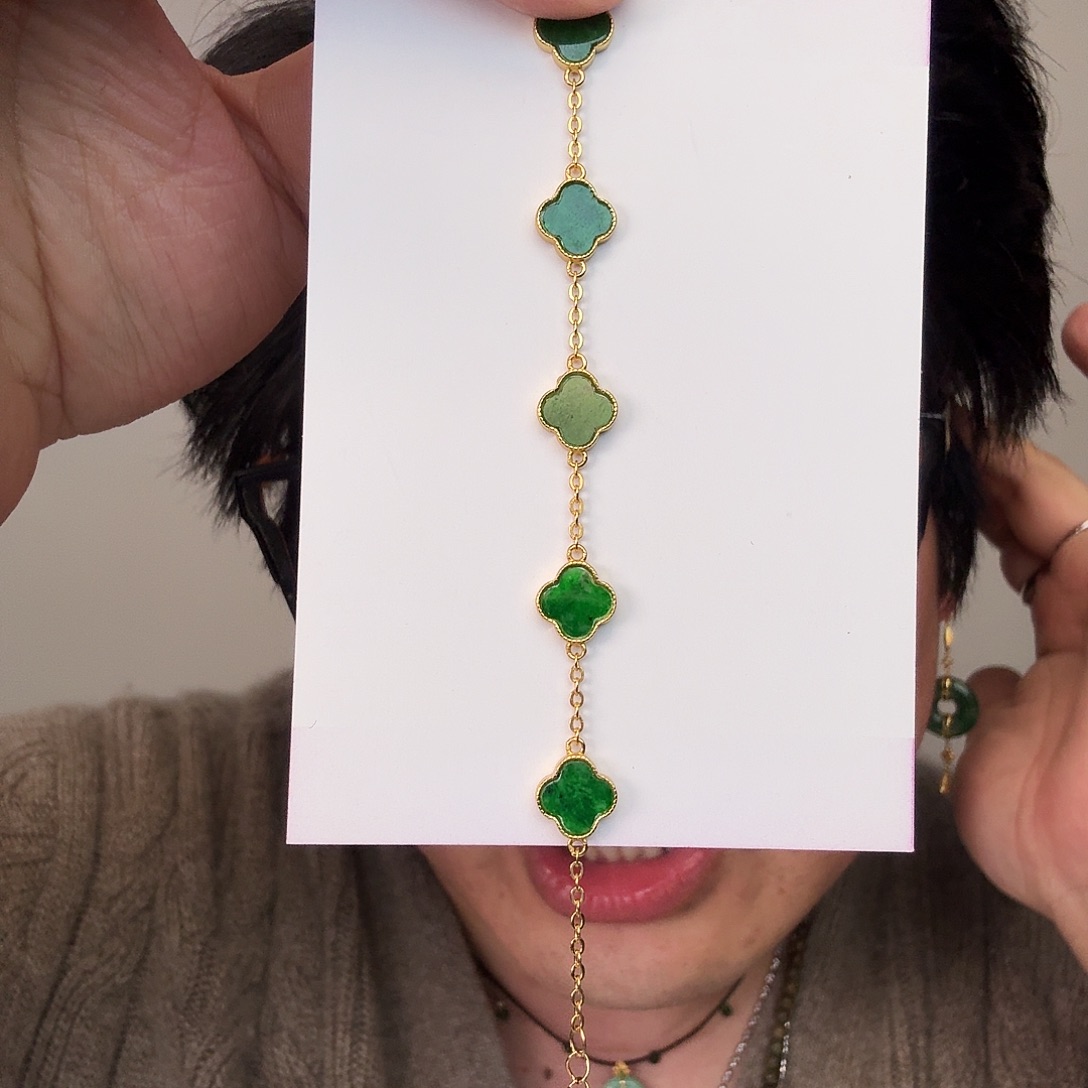 翡翠未镶嵌颈饰一件