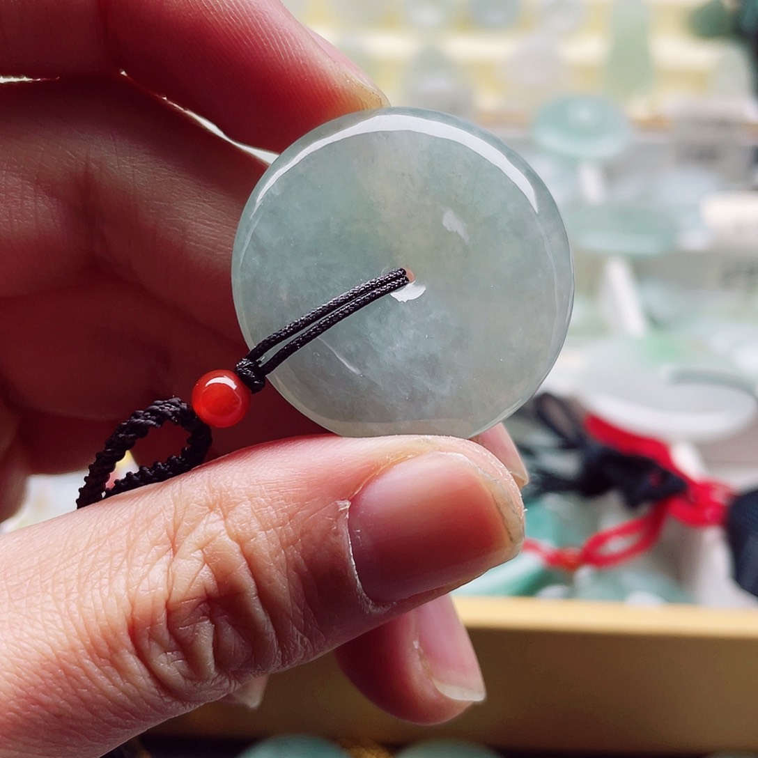 翡翠颈饰未镶嵌天然翡翠