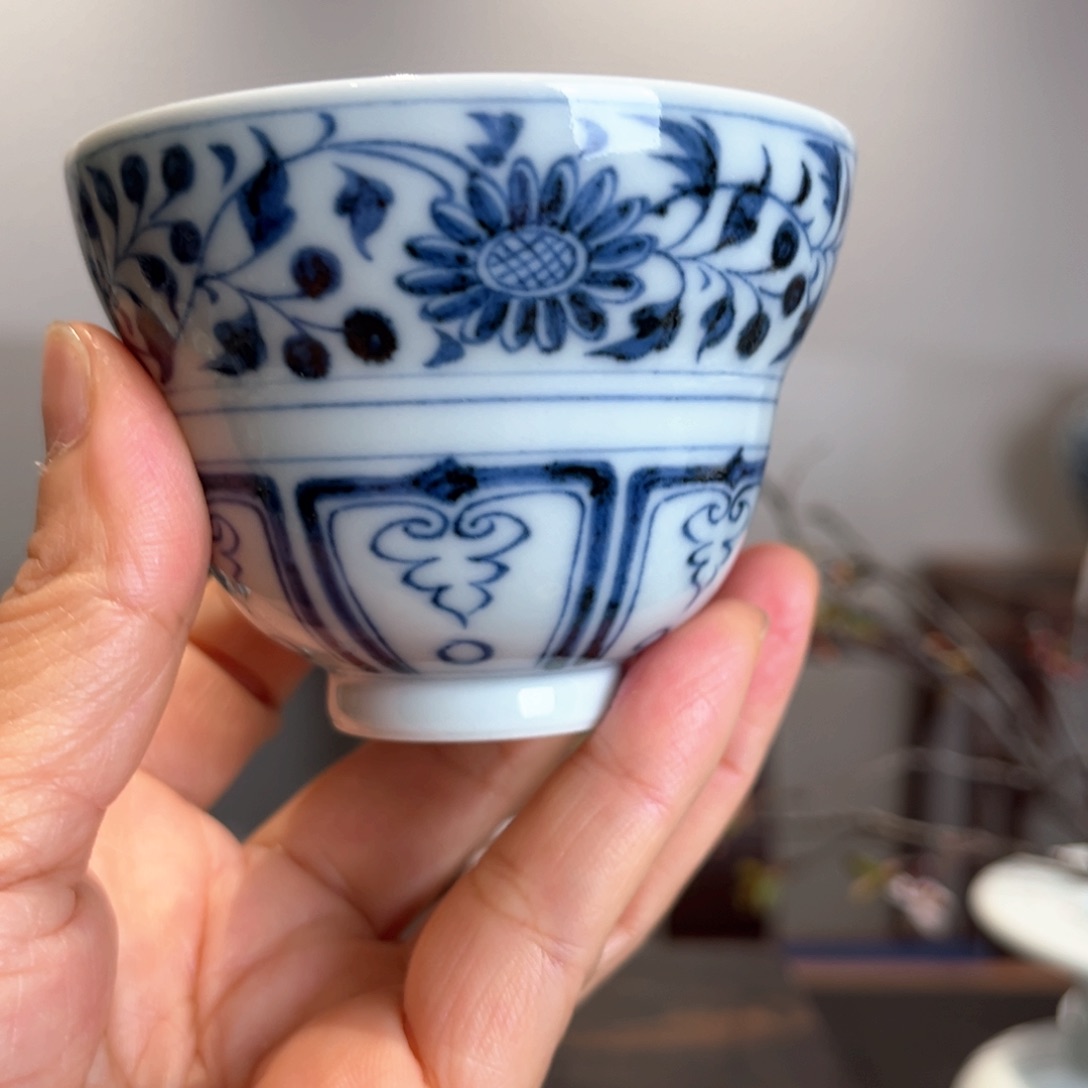 缠枝扁菊纹葫芦杯元青花