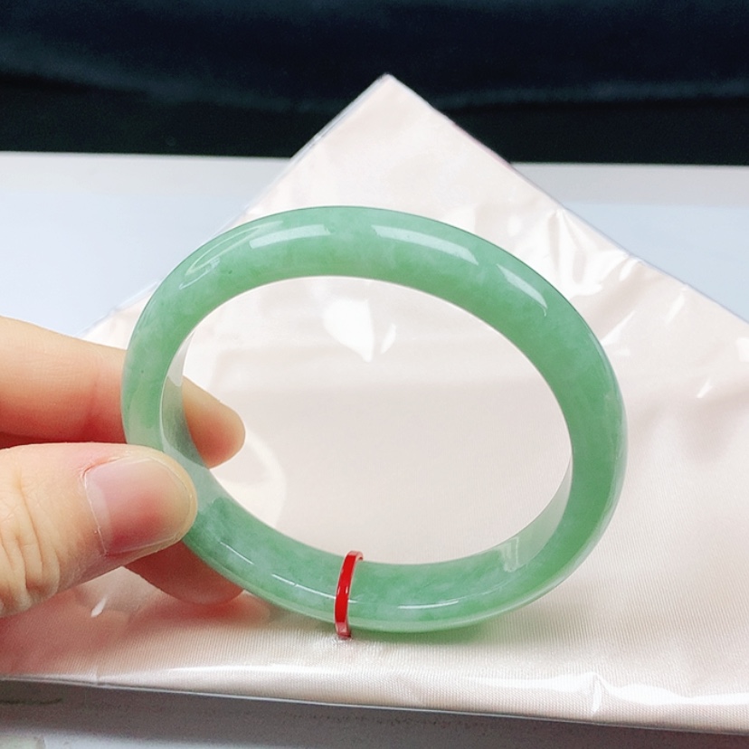 【闪购商品】翡翠未镶嵌手镯58圈口贵妃