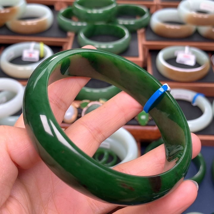 和田玉（碧玉）手镯未镶嵌无*•64