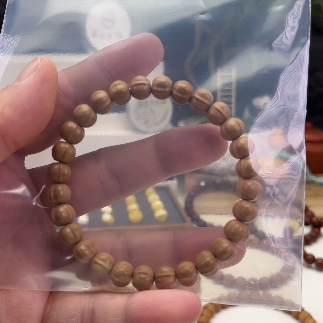 猴头核桃吊坠鲨鱼背