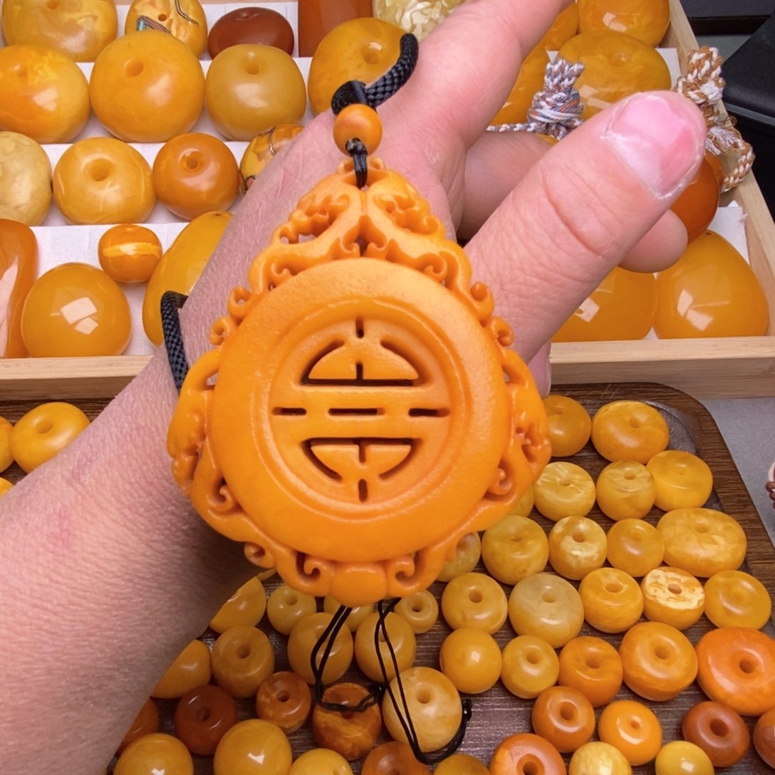 蜜蜡珠宝奇石未镶嵌