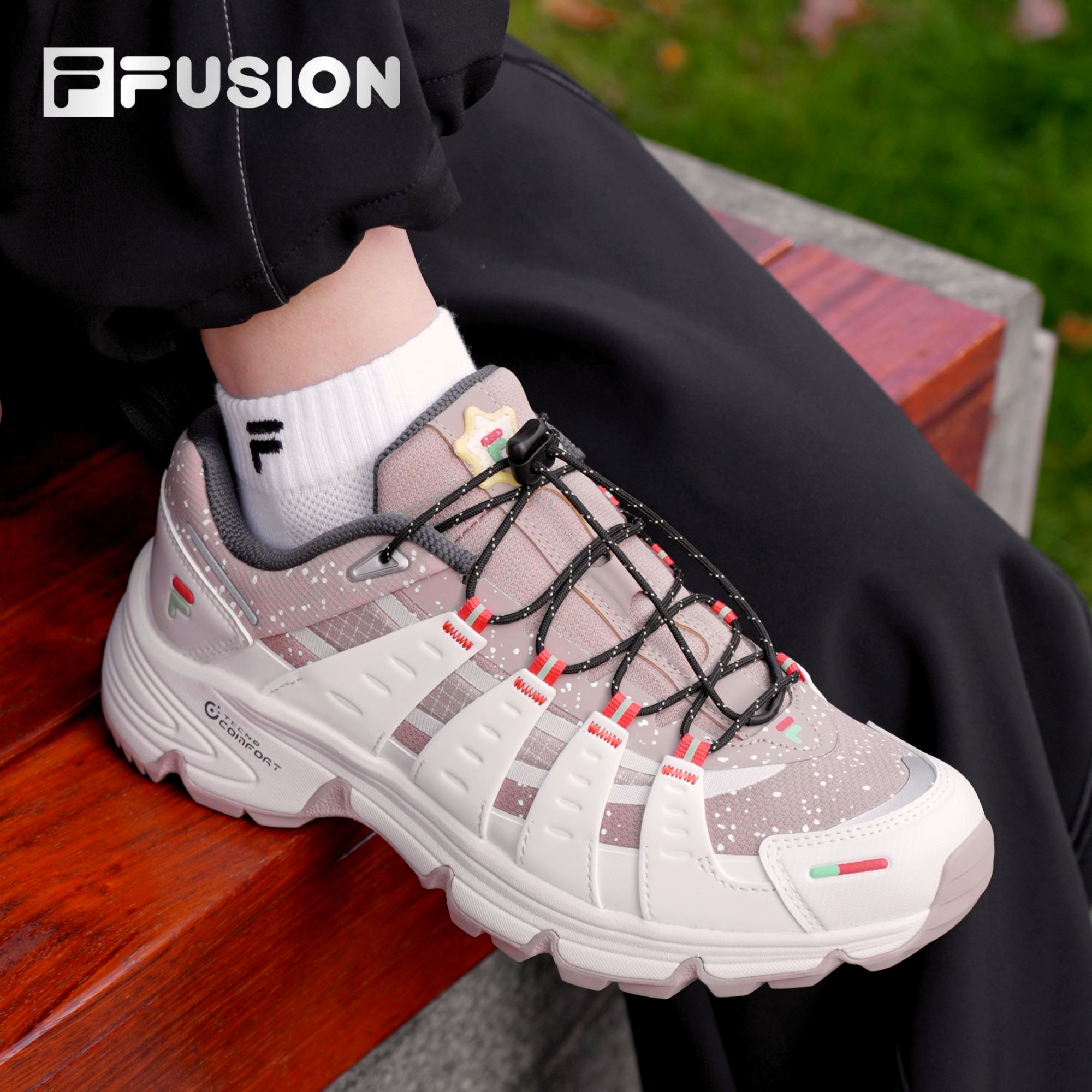 斐乐潮牌【COMO X 】冬款情侣新年百搭轻便机能潮鞋T12W611539