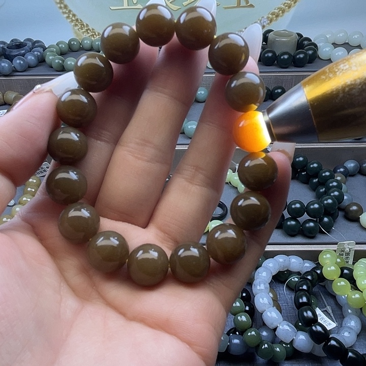 和田玉未镶嵌手串