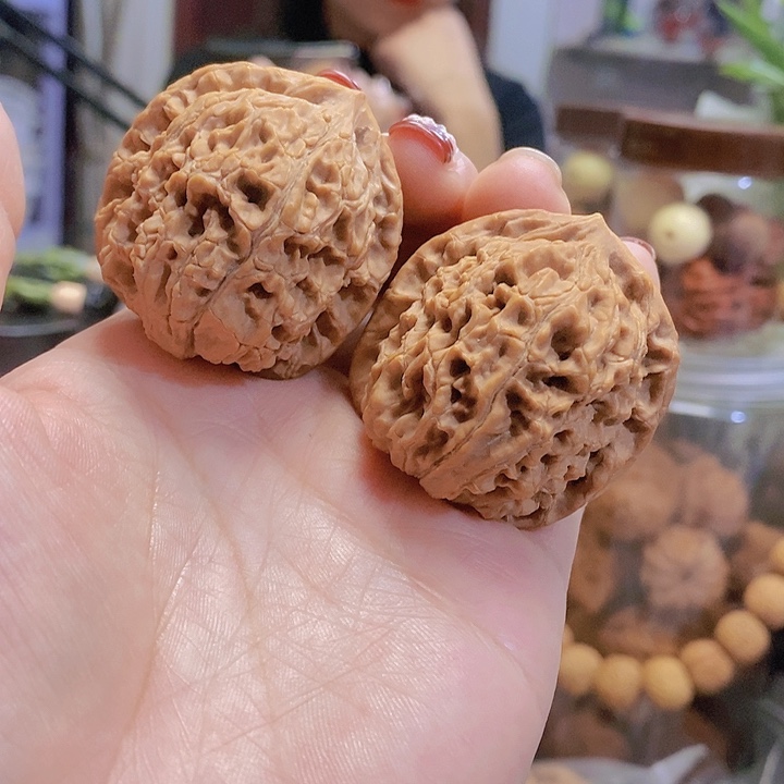 【闪购商品】文玩核桃把件40水龙纹有大肚子